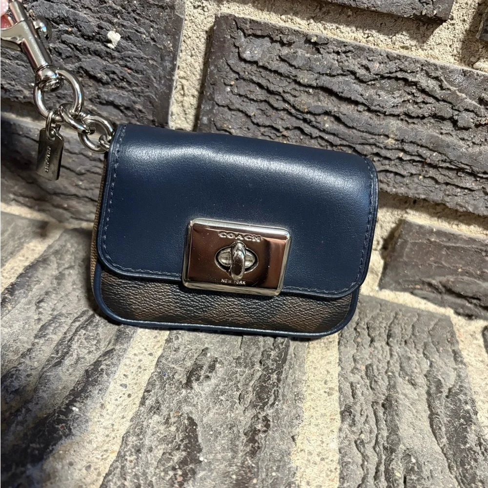 Coach Card Holder - Picture 1 of 5